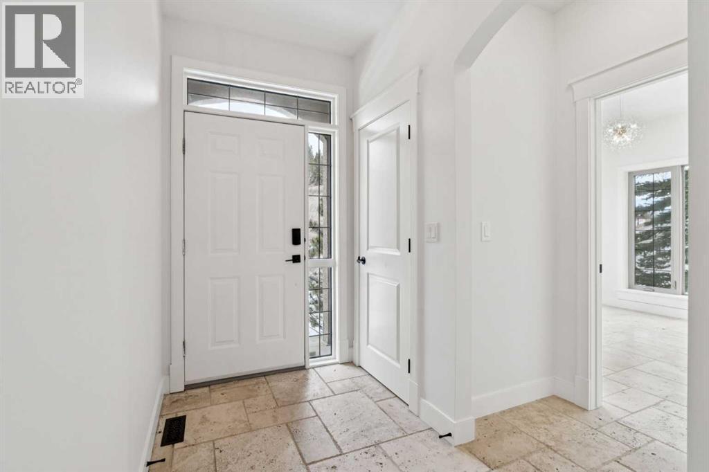 1 Discovery Ridge Link SW, Calgary, Alberta  T3H 4Y1 - Photo 4 - A2291643