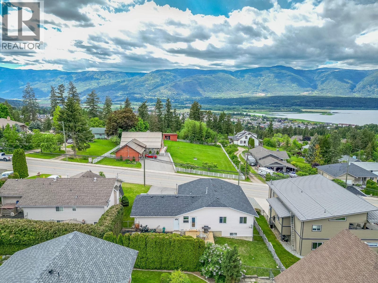 430 20 Street SE, Salmon Arm, British Columbia  V1E 1J4 - Photo 10 - 10376552