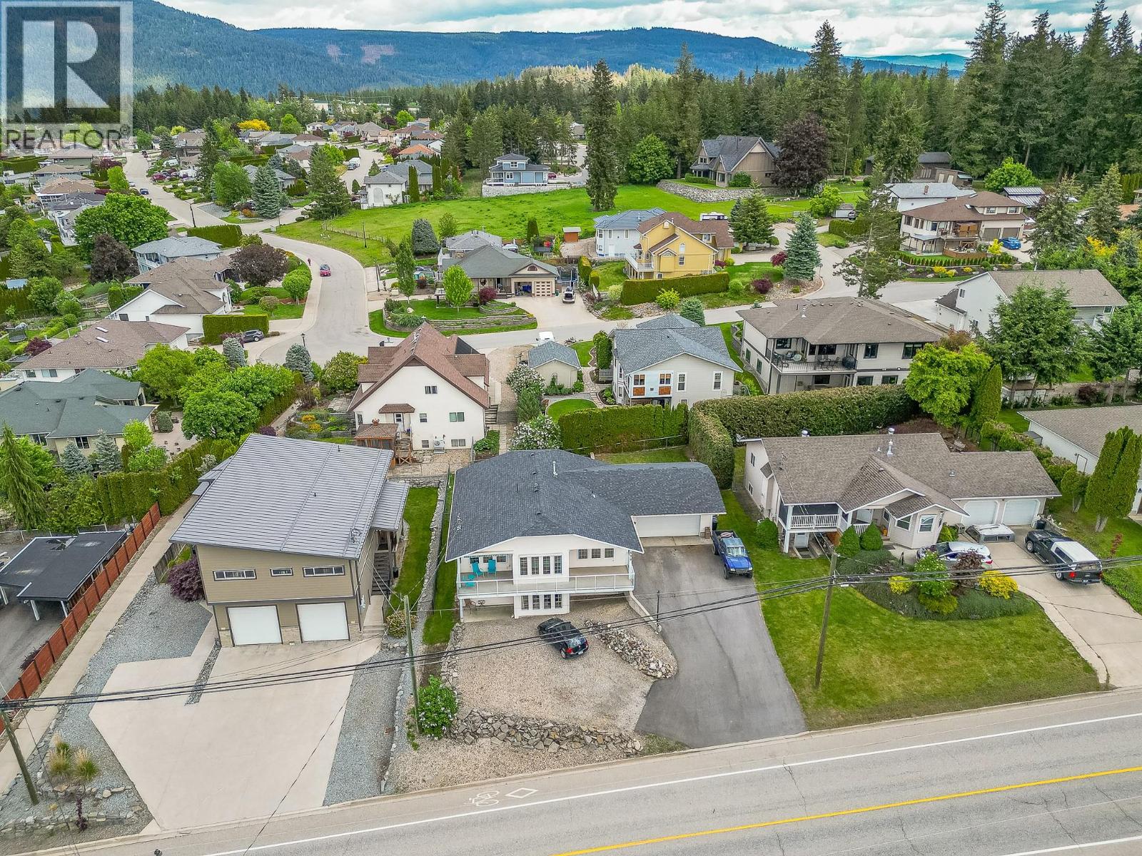 430 20 Street SE, Salmon Arm, British Columbia  V1E 1J4 - Photo 8 - 10376552