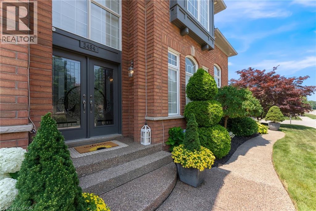 2454 Longridge Crescent, Oakville, Ontario  L6H 6N8 - Photo 2 - 40815412
