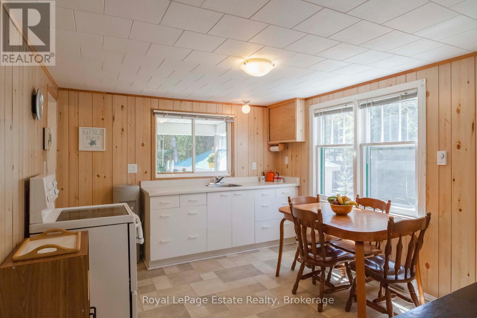 138 Third Avenue N, South Bruce Peninsula, Ontario  N0H 2G0 - Photo 11 - X13131906