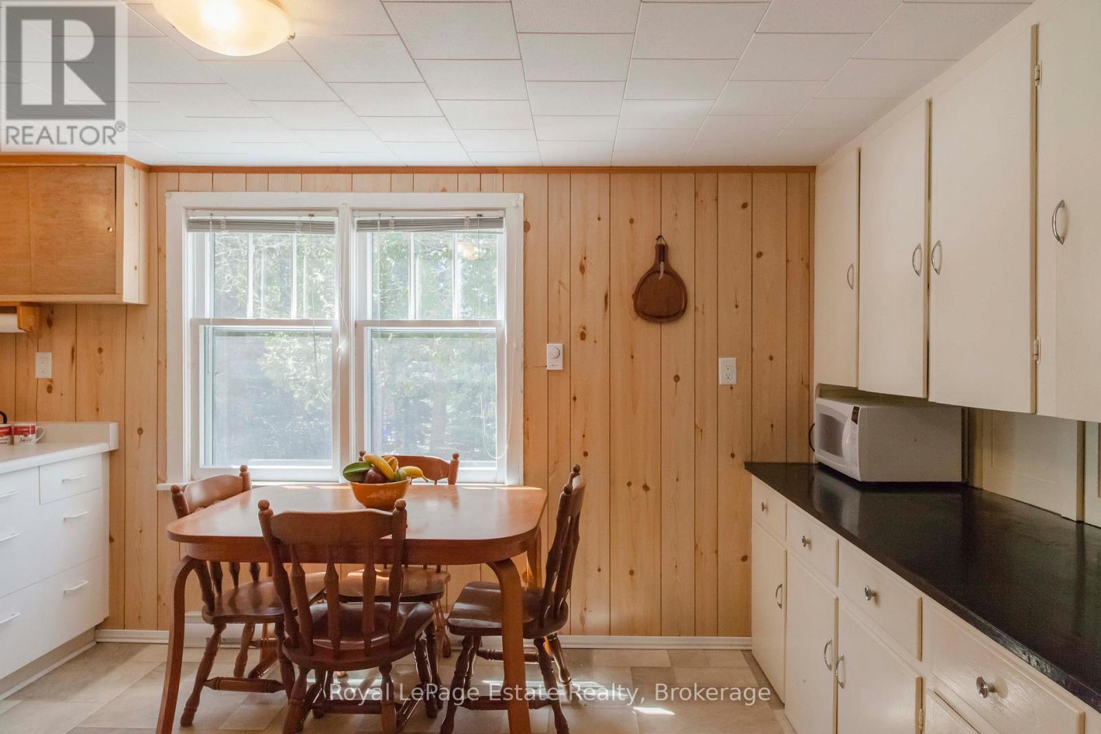 138 Third Avenue N, South Bruce Peninsula, Ontario  N0H 2G0 - Photo 13 - X13131906