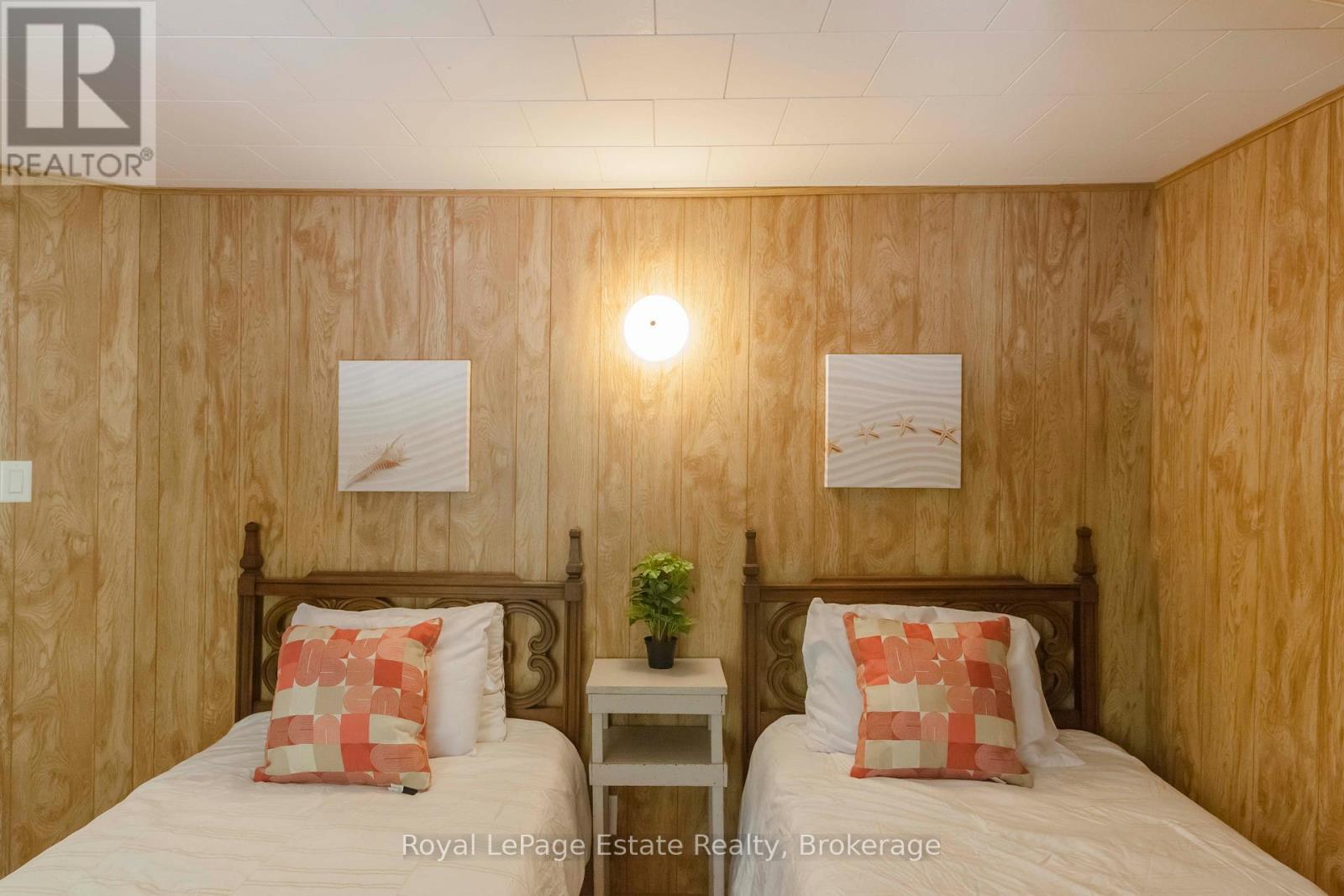 138 Third Avenue N, South Bruce Peninsula, Ontario  N0H 2G0 - Photo 31 - X13131906