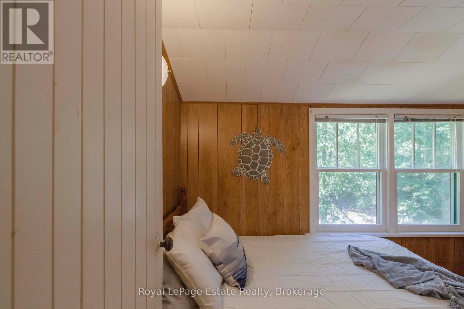 138 Third Avenue N, South Bruce Peninsula, Ontario  N0H 2G0 - Photo 32 - X13131906