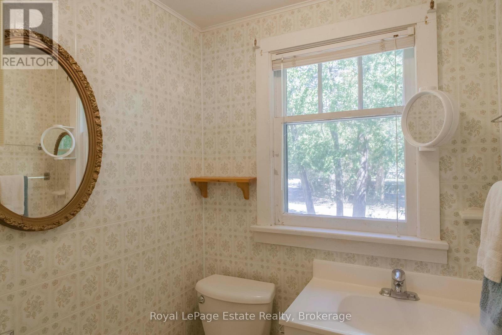 138 Third Avenue N, South Bruce Peninsula, Ontario  N0H 2G0 - Photo 36 - X13131906