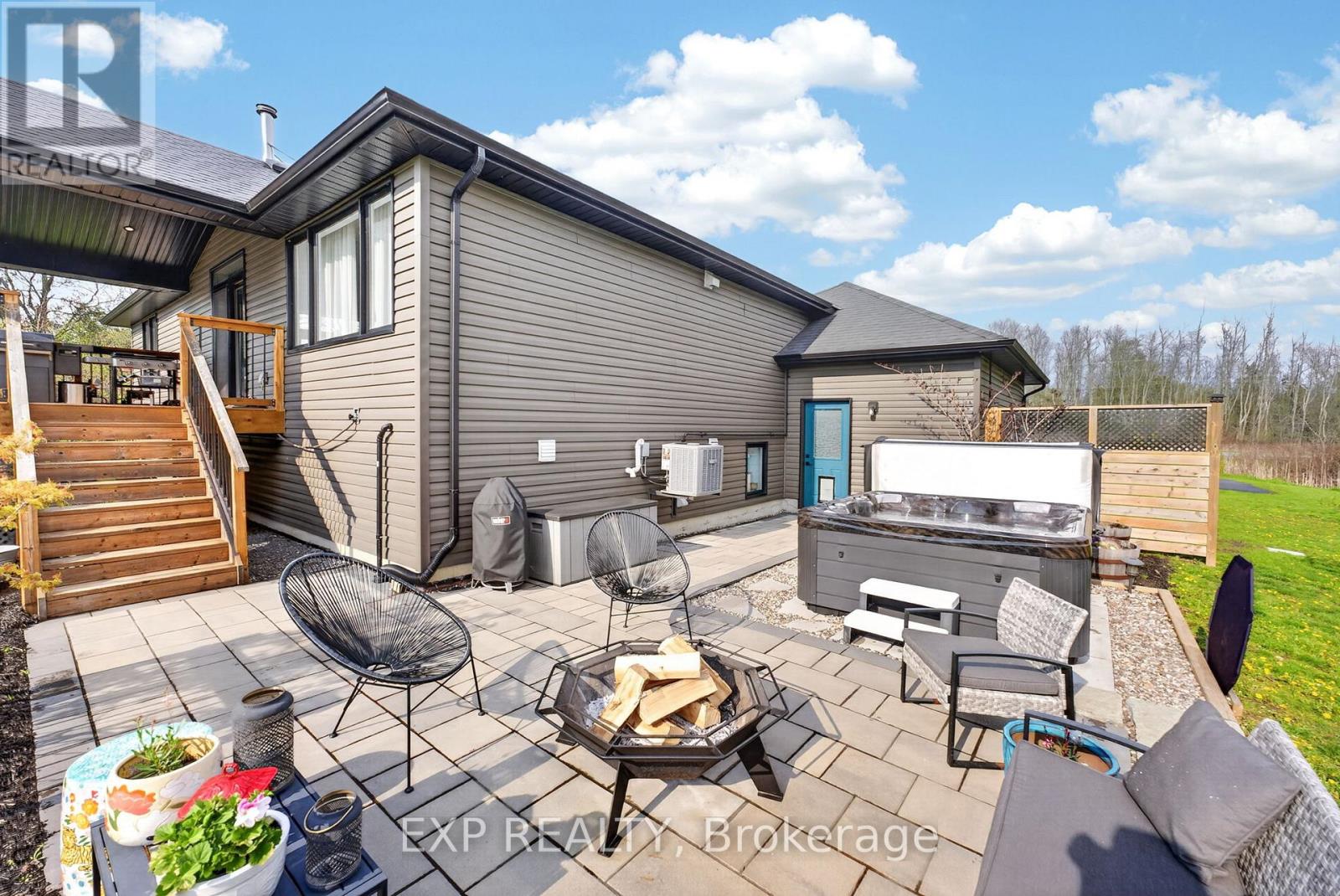 20109 Loyalist Parkway, Prince Edward County, Ontario  K0K 1T0 - Photo 3 - X13131894