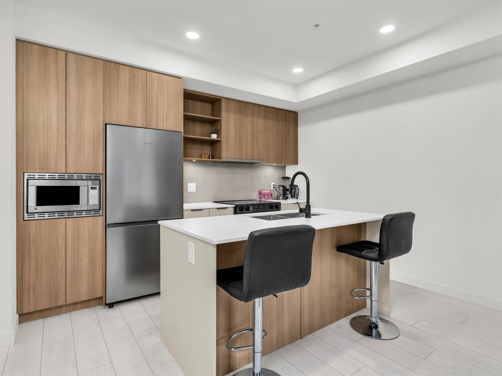 204 13439 94A AVENUE, Surrey, British Columbia