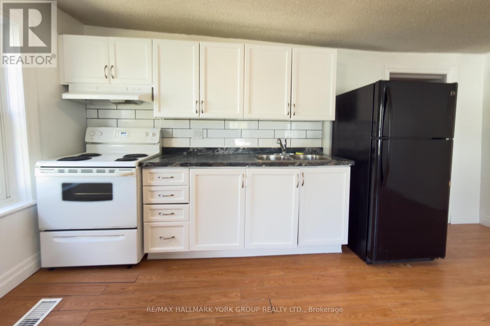 Main - 165 Anne Street S, Barrie, Ontario  L4N 2E4 - Photo 5 - S13120912