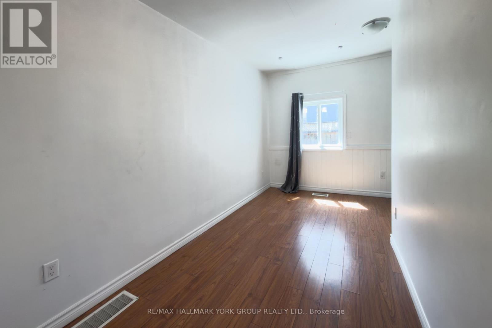 Main - 165 Anne Street S, Barrie, Ontario  L4N 2E4 - Photo 10 - S13120912