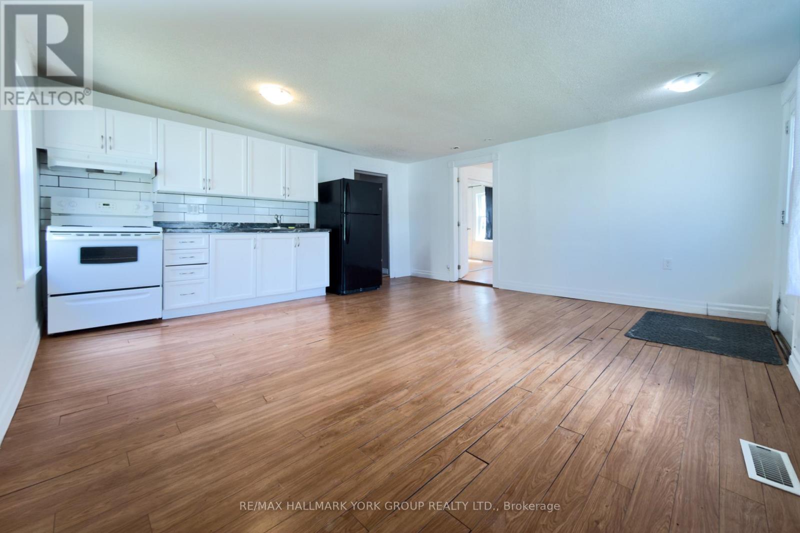 Main - 165 Anne Street S, Barrie, Ontario  L4N 2E4 - Photo 3 - S13120912