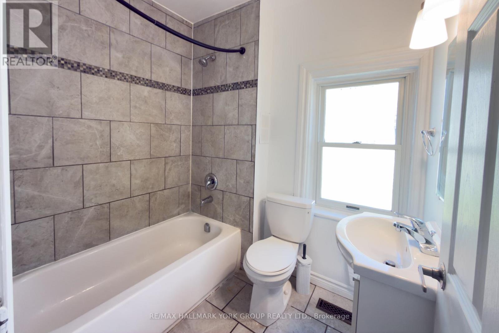 Main - 165 Anne Street S, Barrie, Ontario  L4N 2E4 - Photo 8 - S13120912