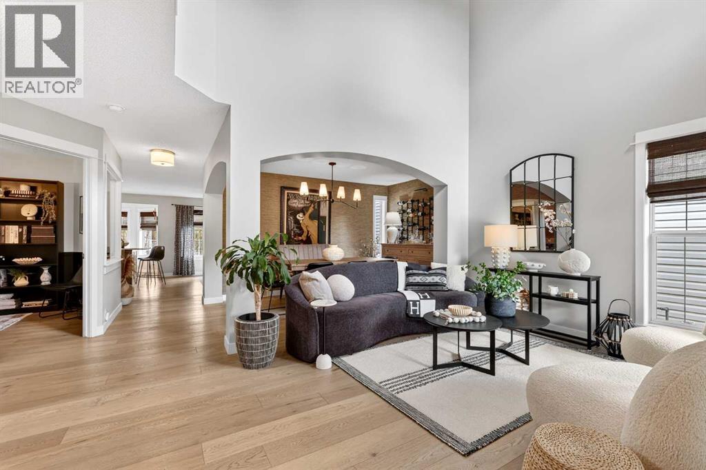 37 Shawbrooke Manor Sw, Calgary, Alberta  T2Y 3L7 - Photo 2 - A2310690