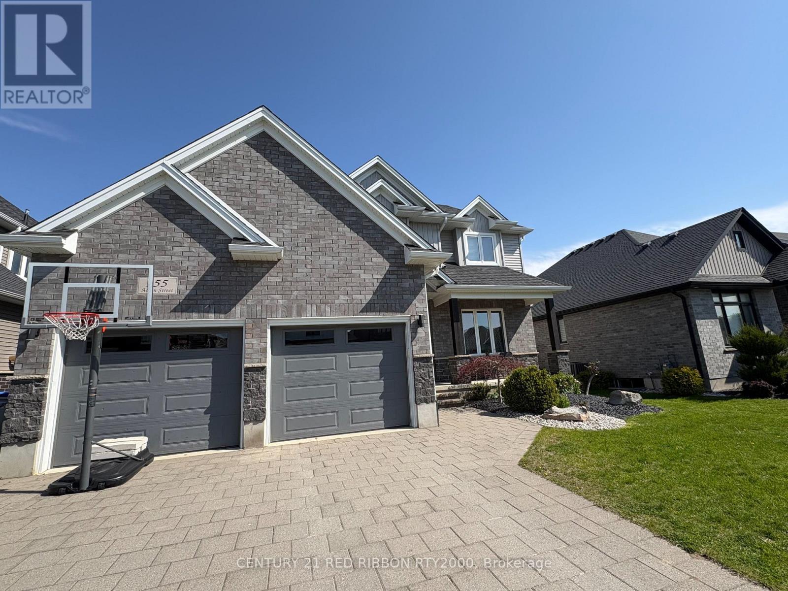 155 ACTON STREET, Strathroy-Caradoc, Ontario