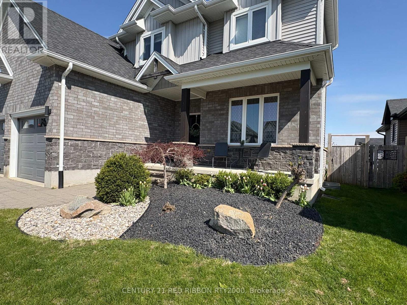 155 Acton Street, Strathroy-Caradoc (Ne), Ontario  N7G 0C7 - Photo 2 - X13131884