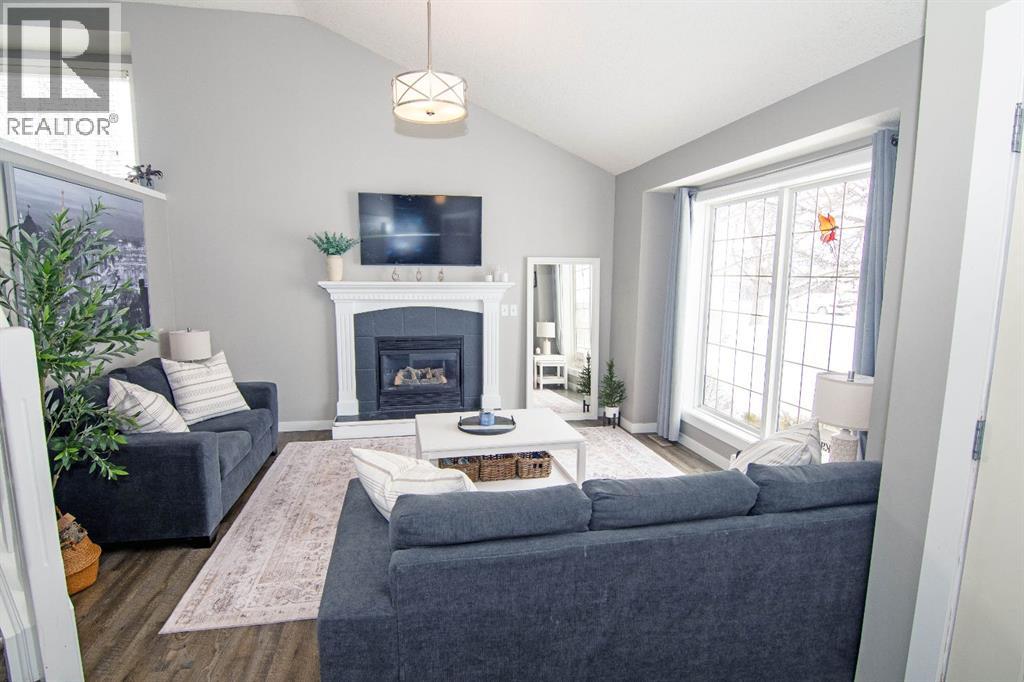 404 18 Street SE, High River, Alberta  T1V 1W3 - Photo 4 - A2295709
