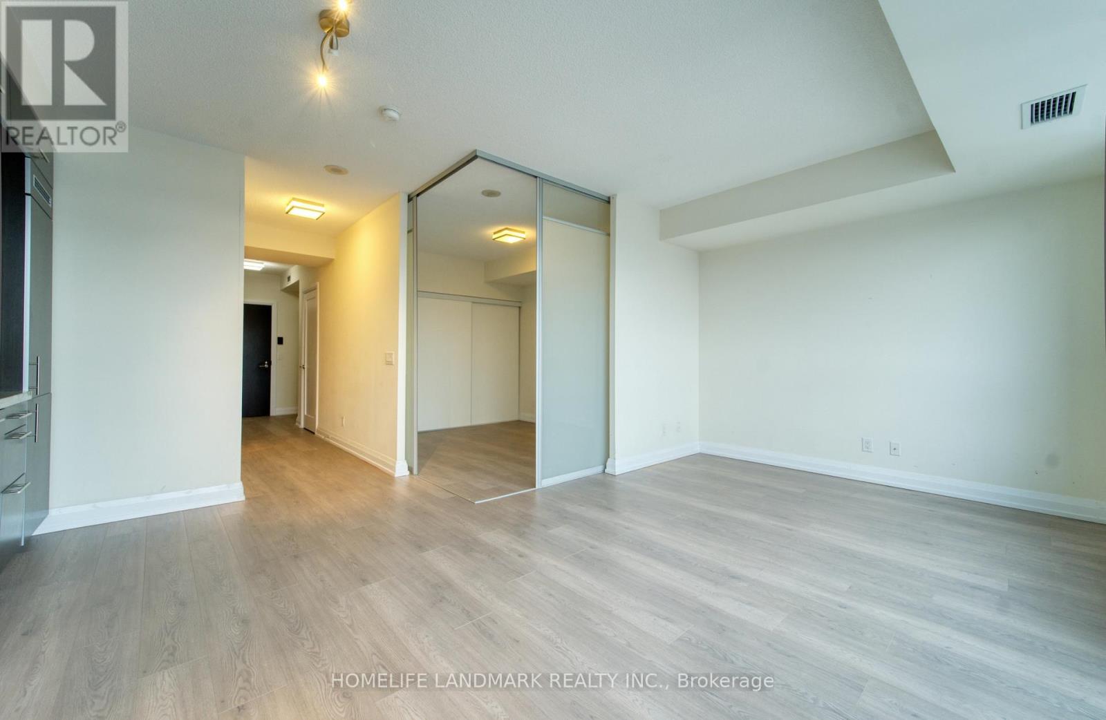 2009 - 2 Anndale Drive, Toronto, Ontario M2N 0G5 - Photo 3 - C13131866