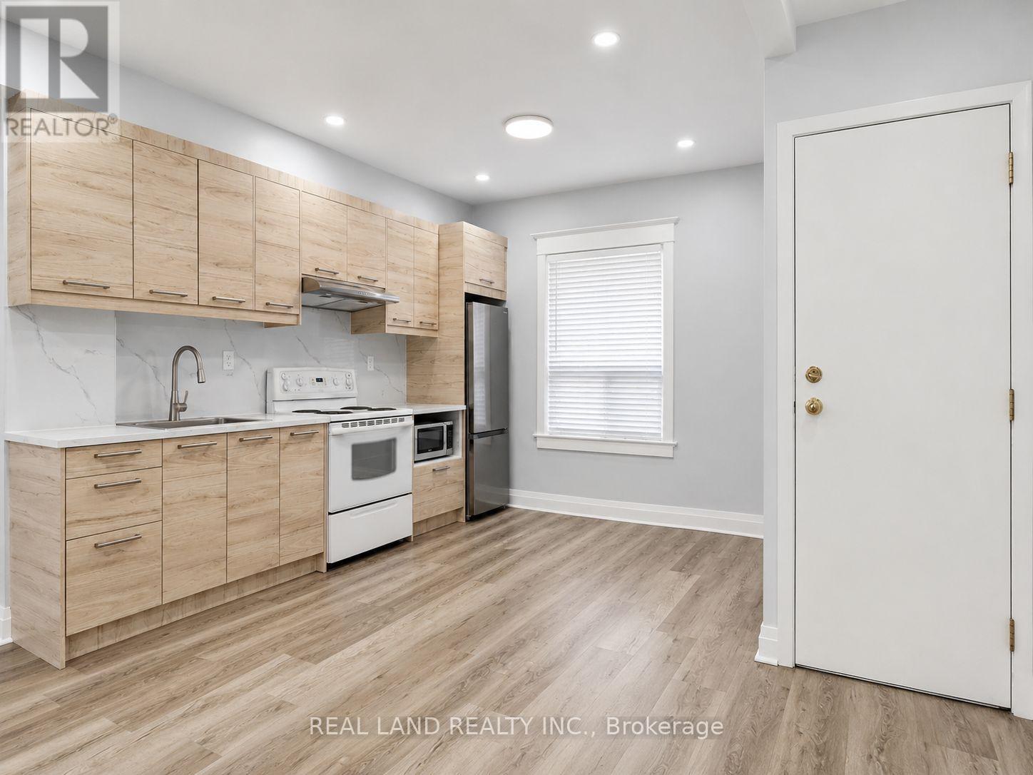 Main Floor - 225 Coxwell Avenue, Toronto, Ontario M4L 3B4 - Photo 2 - E13131836