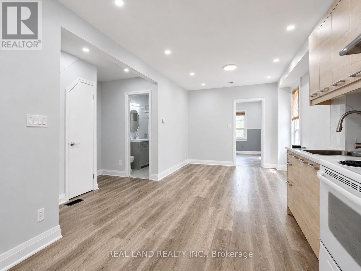 Main Floor - 225 Coxwell Avenue, Toronto, Ontario M4L 3B4 - Photo 3 - E13131836