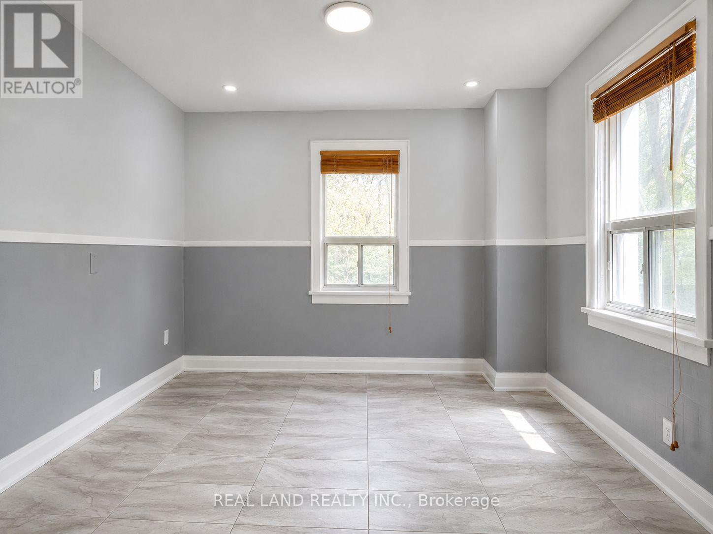 Main Floor - 225 Coxwell Avenue, Toronto, Ontario M4L 3B4 - Photo 4 - E13131836