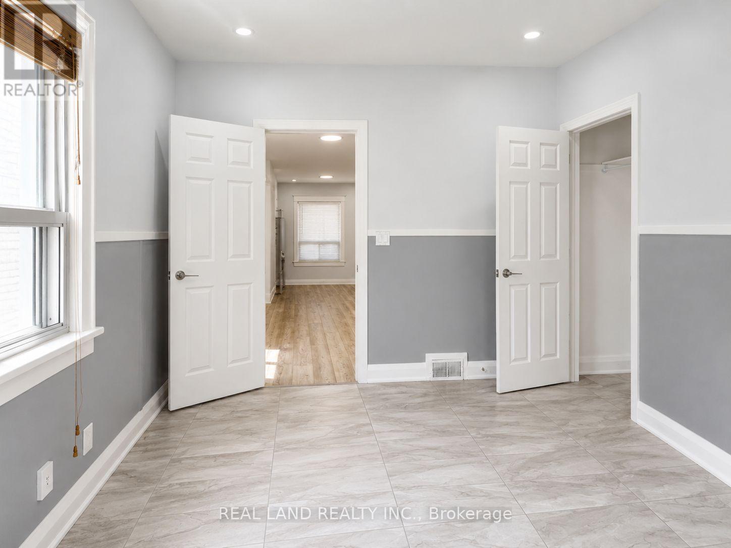 Main Floor - 225 Coxwell Avenue, Toronto, Ontario M4L 3B4 - Photo 5 - E13131836