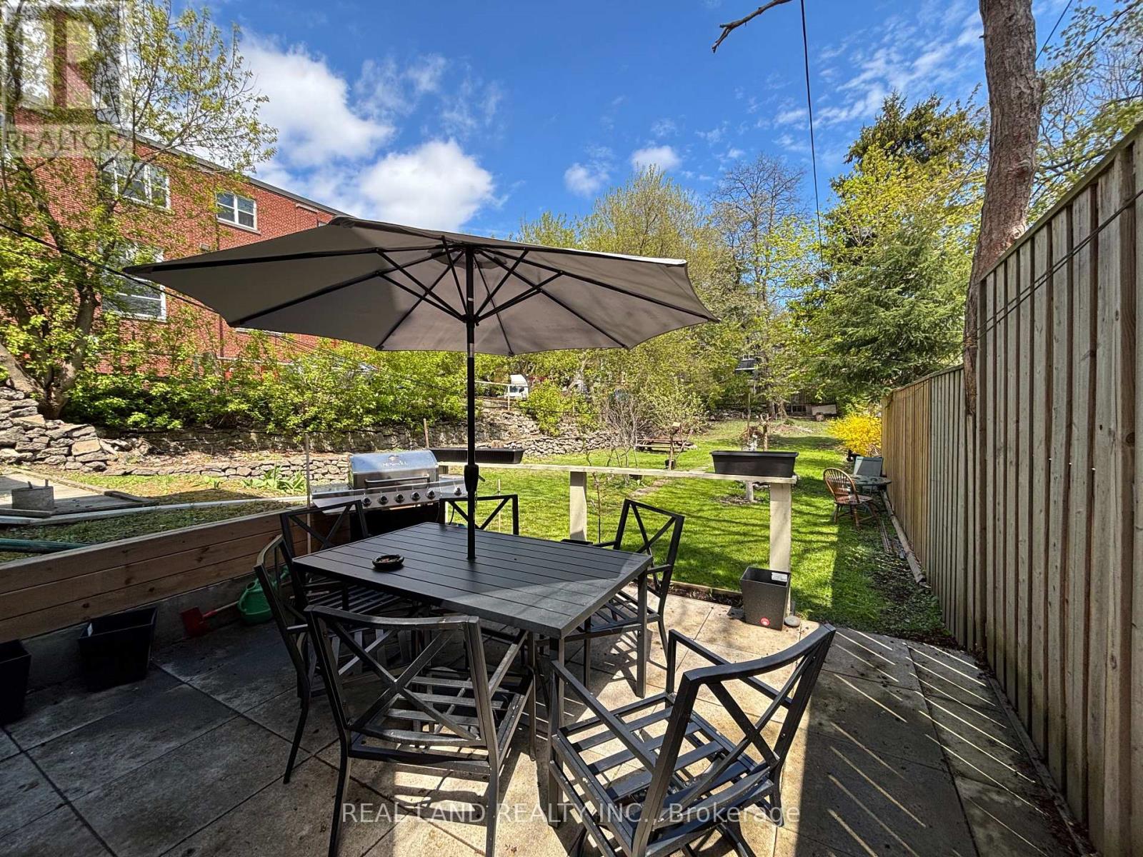 Main Floor - 225 Coxwell Avenue, Toronto, Ontario M4L 3B4 - Photo 8 - E13131836