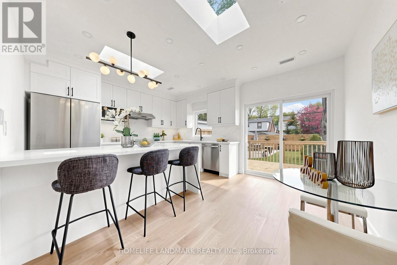 55 Chilton Road, Toronto, Ontario  M4J 3C7 - Photo 6 - E13131892