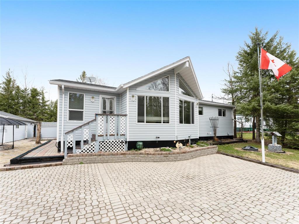 16 Harding Crescent, Lac Du Bonnet Rm, Manitoba  R0E 1A0 - Photo 0 - 202610048
