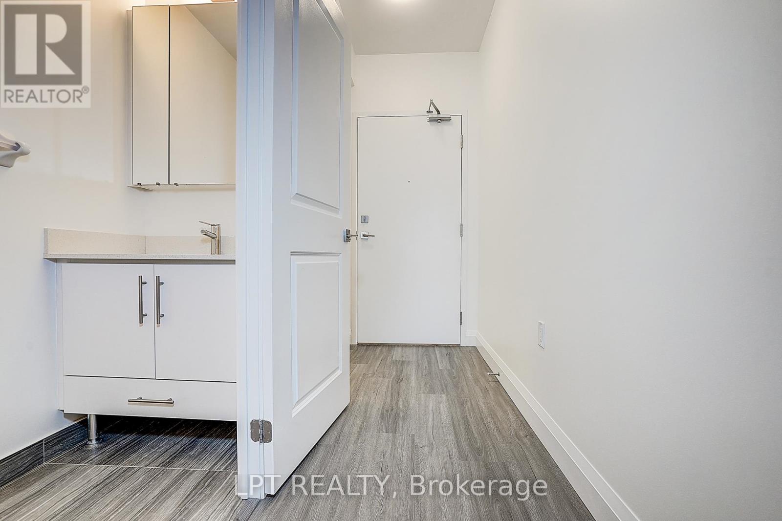 1601 - 75 Oneida Crescent, Richmond Hill, Ontario  L4B 0H3 - Photo 15 - N13131826