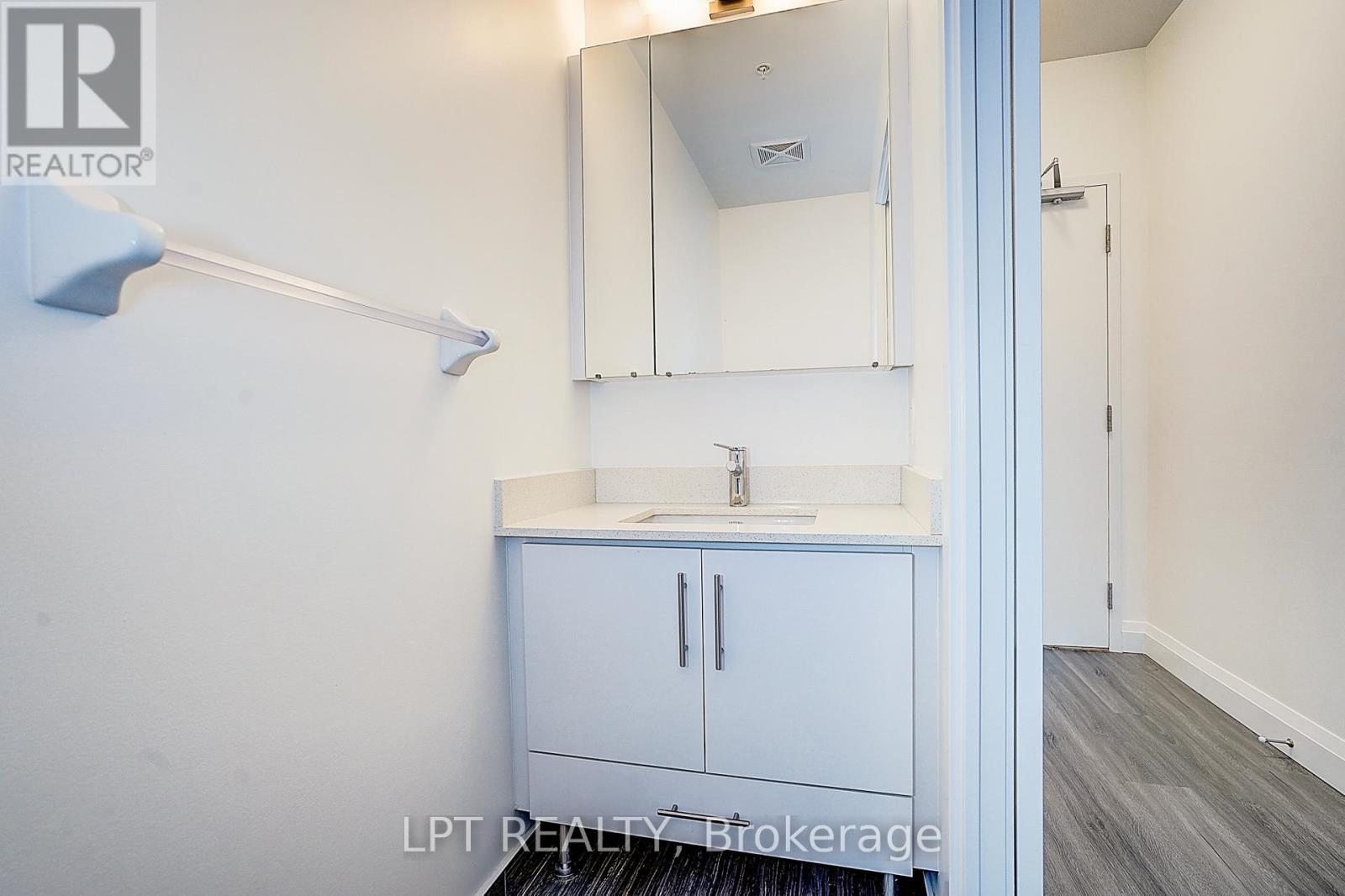 1601 - 75 Oneida Crescent, Richmond Hill, Ontario  L4B 0H3 - Photo 16 - N13131826