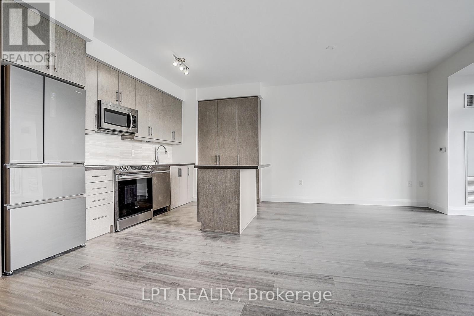 1601 - 75 Oneida Crescent, Richmond Hill, Ontario  L4B 0H3 - Photo 34 - N13131826
