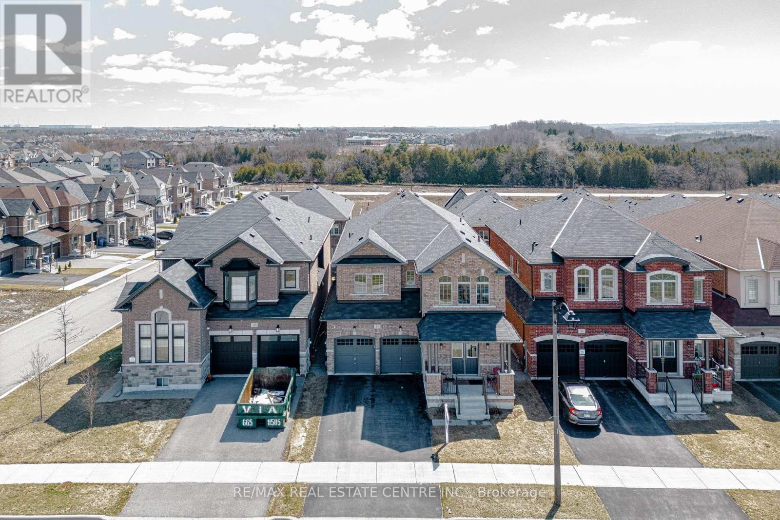 45 Carondale Square, East Gwillimbury, Ontario  L9N 0X6 - Photo 1 - N13131900