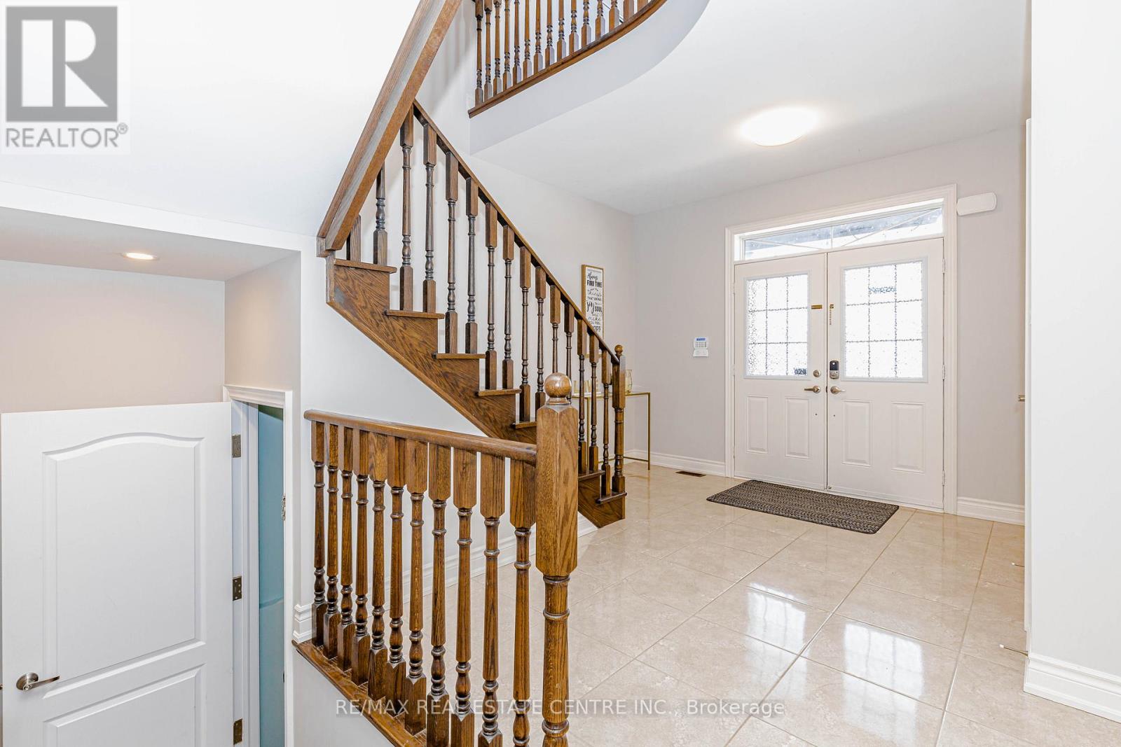 45 Carondale Square, East Gwillimbury, Ontario  L9N 0X6 - Photo 4 - N13131900