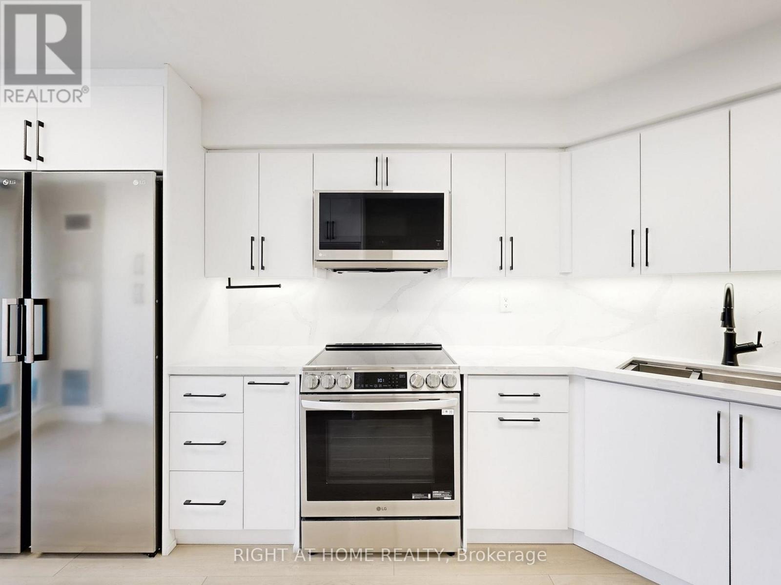 402 - 1 Clark Avenue W, Vaughan (Crestwood-Springfarm-Yorkhill), Ontario  L4J 7Y6 - Photo 13 - N13131908