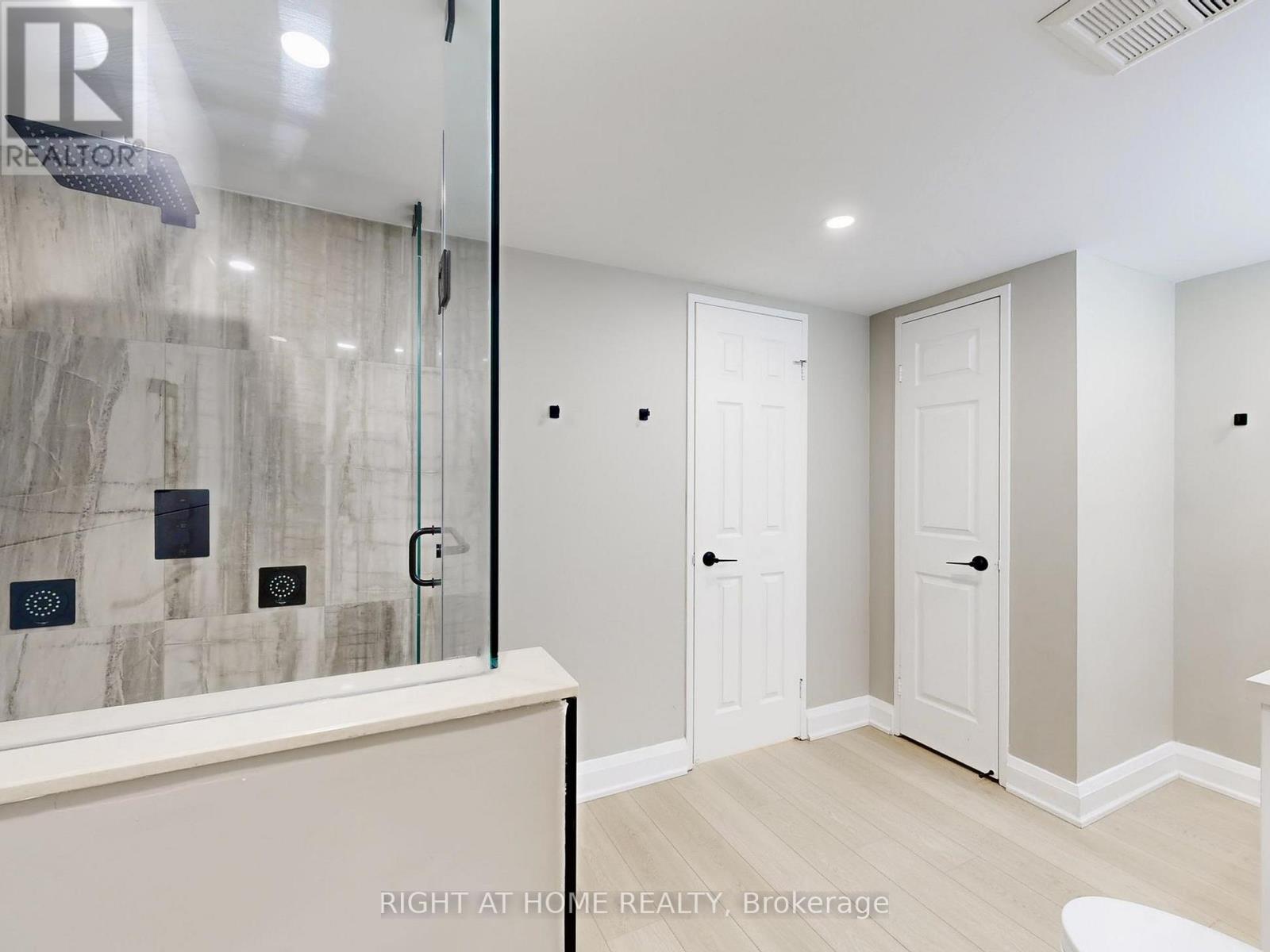 402 - 1 Clark Avenue W, Vaughan (Crestwood-Springfarm-Yorkhill), Ontario  L4J 7Y6 - Photo 24 - N13131908