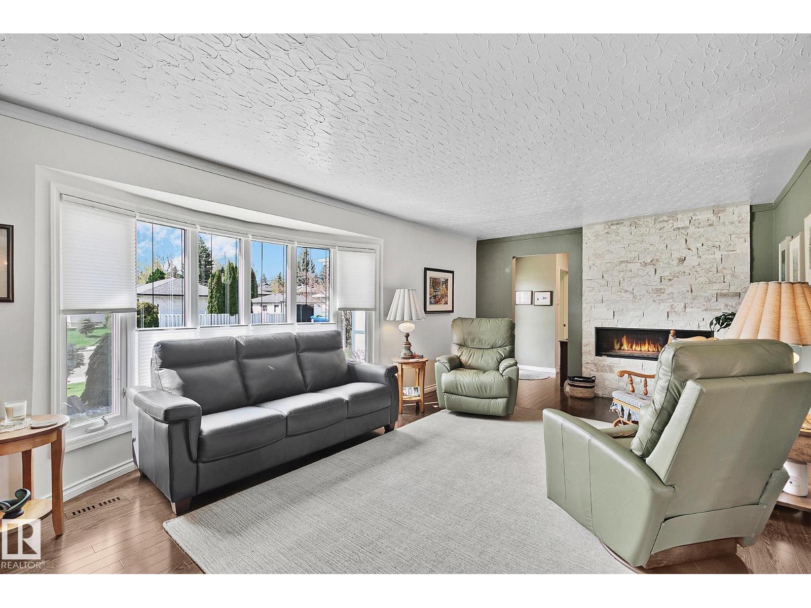 4704 109 Av Nw, Edmonton, Alberta  T6A 1R6 - Photo 10 - E4487924