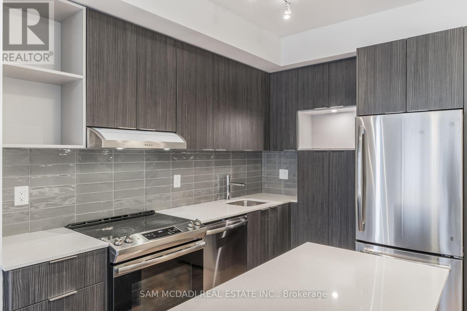 1714 - 2520 Eglinton Avenue W, Mississauga, Ontario  L5M 0Y4 - Photo 2 - W13131862