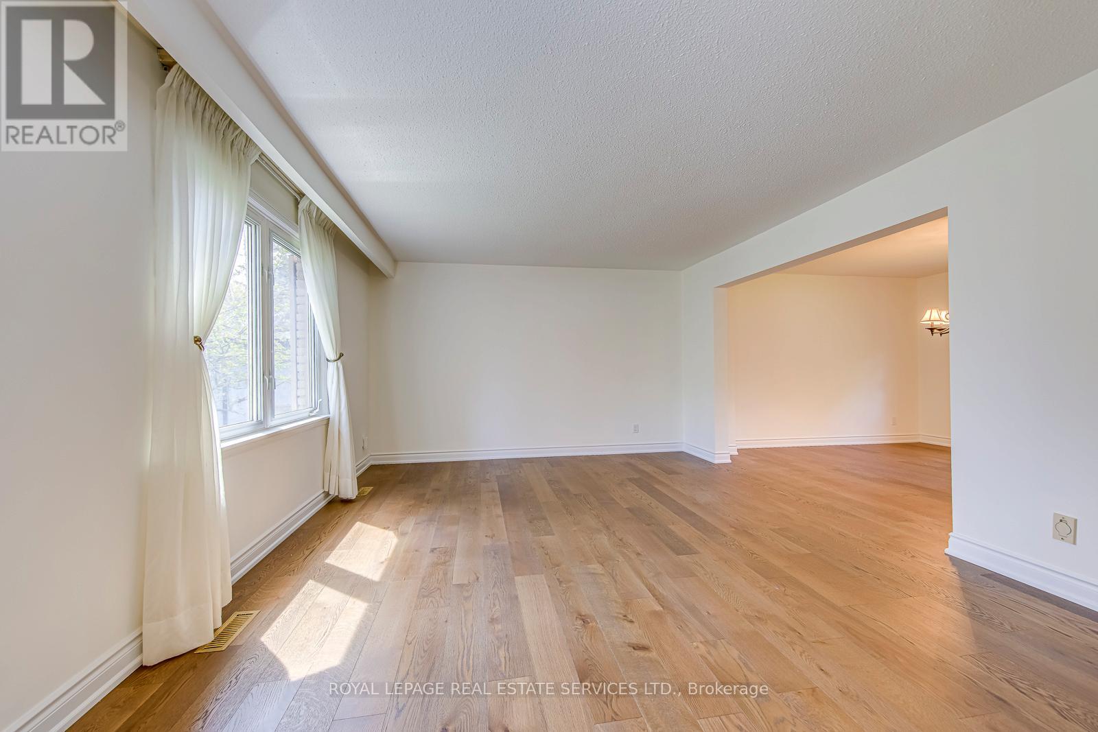 1463 Albion Avenue, Oakville, Ontario  L6J 5T3 - Photo 4 - W13131870