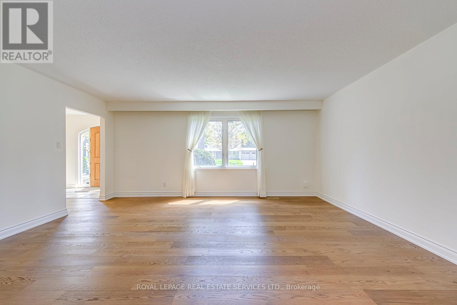 1463 Albion Avenue, Oakville, Ontario  L6J 5T3 - Photo 5 - W13131870