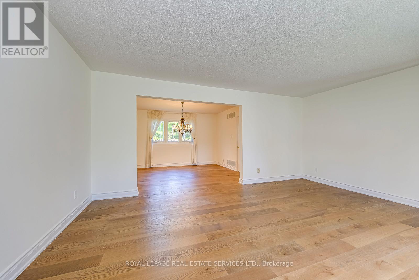 1463 Albion Avenue, Oakville, Ontario  L6J 5T3 - Photo 6 - W13131870