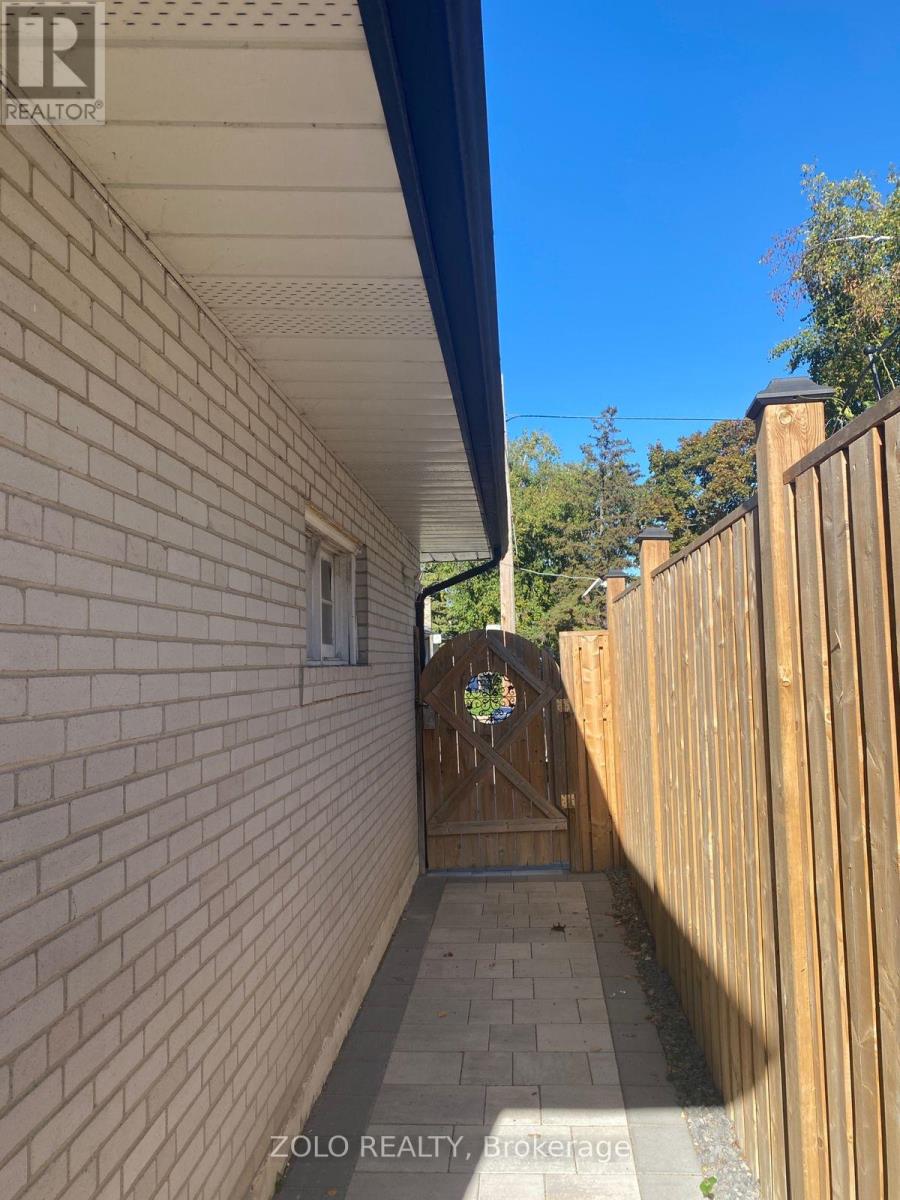 12 Quinby Court, Toronto, Ontario  M9V 2V3 - Photo 21 - W13131920