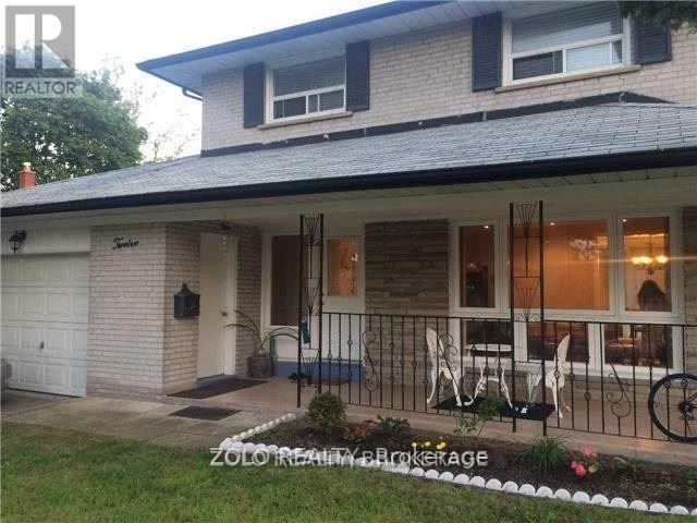 12 Quinby Court, Toronto, Ontario  M9V 2V3 - Photo 4 - W13131920