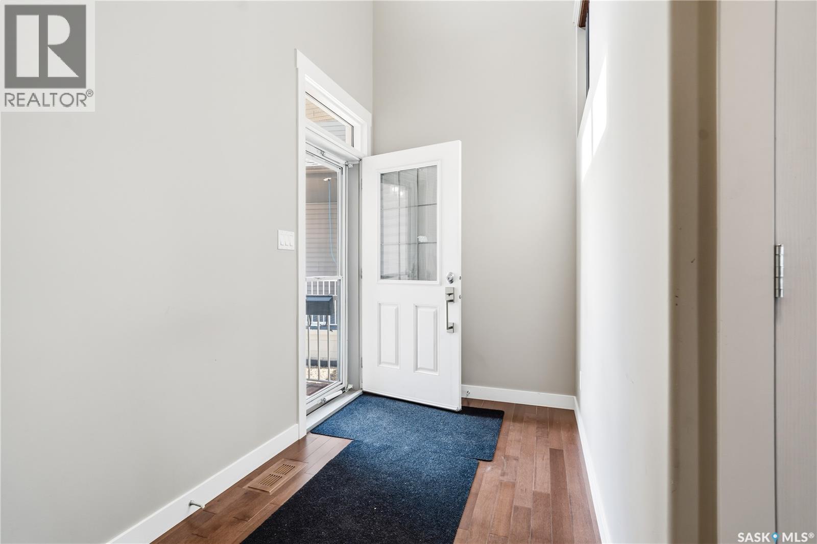 8814 Herman Crescent, Regina, Saskatchewan  S4Y 0B7 - Photo 3 - SK036039
