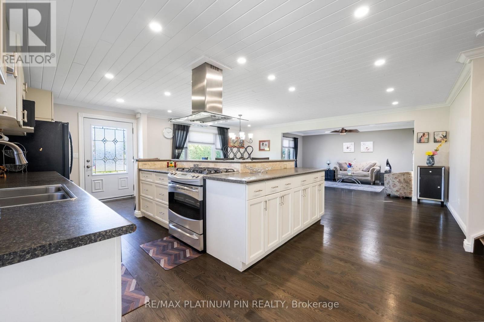 21 Longfield Drive, Kawartha Lakes, Ontario  L0A 1A0 - Photo 4 - X13131932