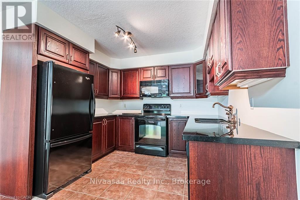 110 Activa Avenue, Waterloo, Ontario  N2E 4K4 - Photo 10 - X13132104