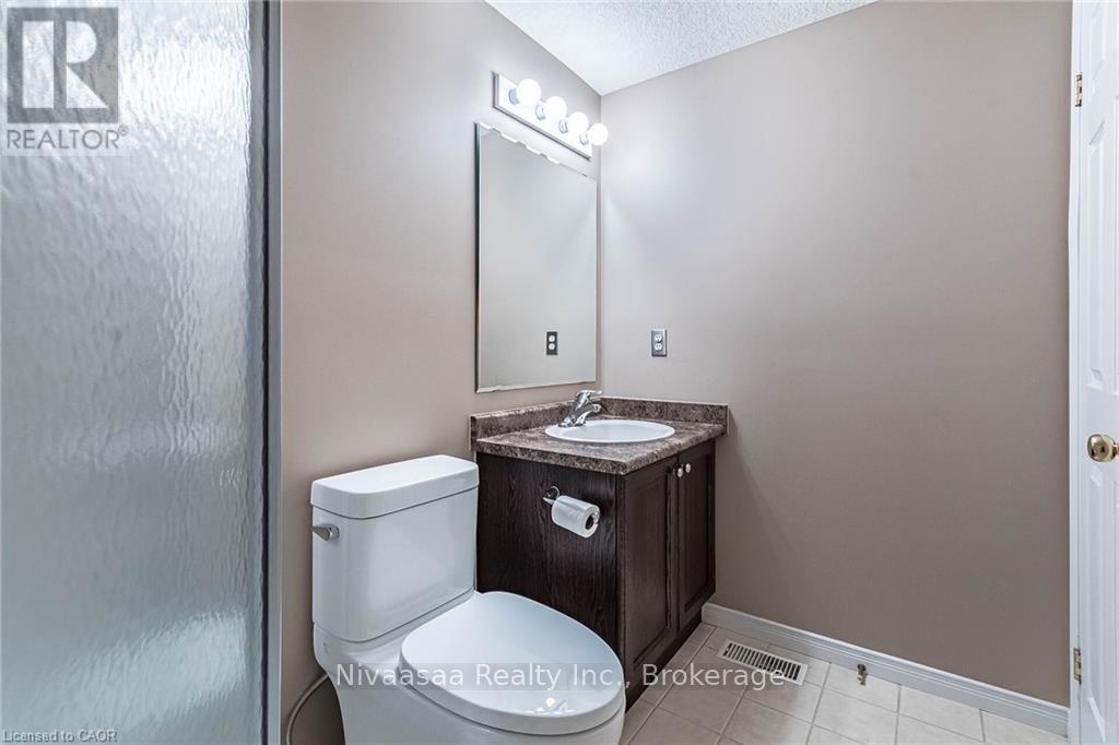 110 Activa Avenue, Waterloo, Ontario  N2E 4K4 - Photo 23 - X13132104