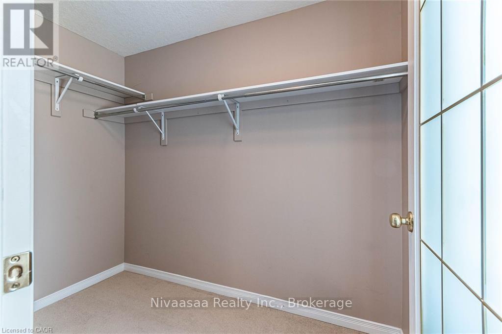110 Activa Avenue, Waterloo, Ontario  N2E 4K4 - Photo 24 - X13132104