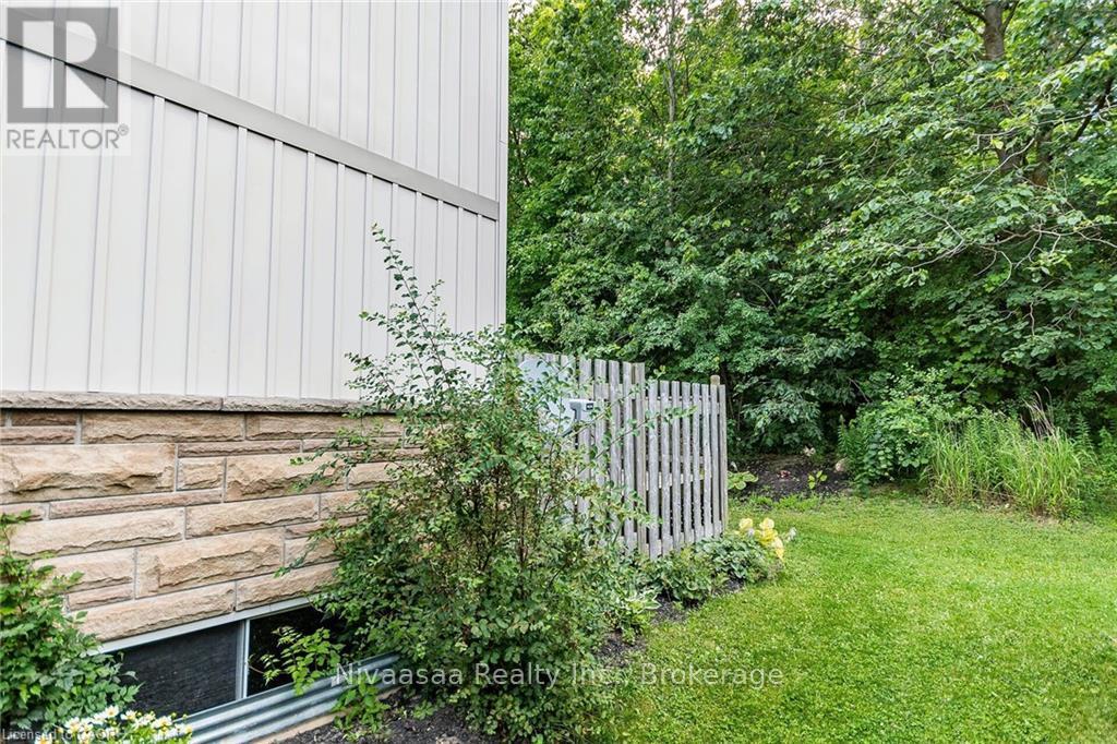 110 Activa Avenue, Waterloo, Ontario  N2E 4K4 - Photo 33 - X13132104