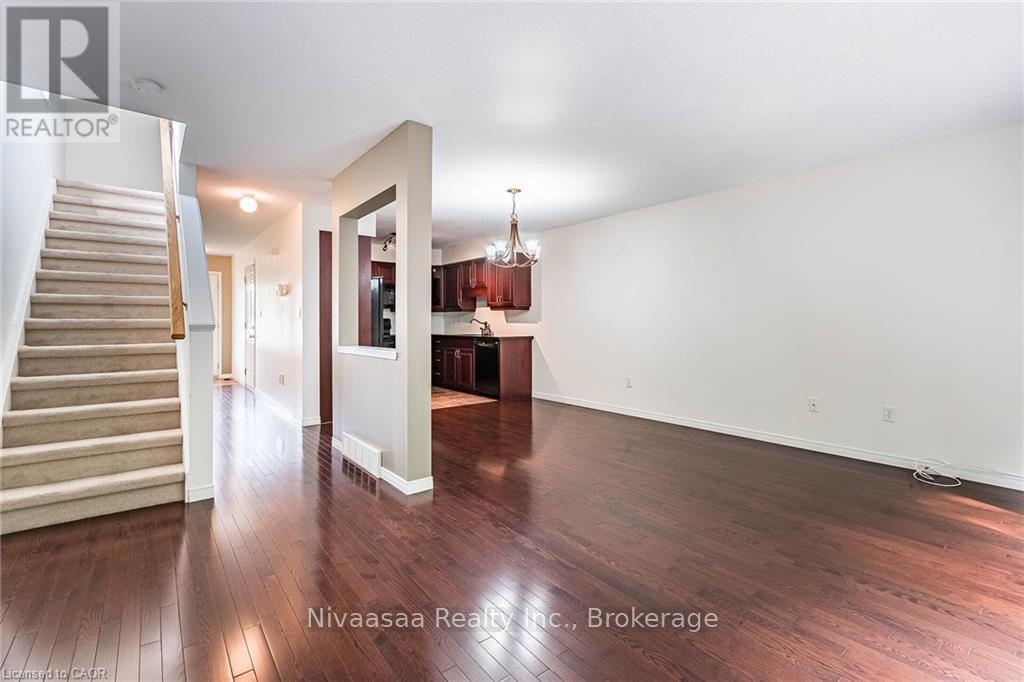 110 Activa Avenue, Waterloo, Ontario  N2E 4K4 - Photo 6 - X13132104