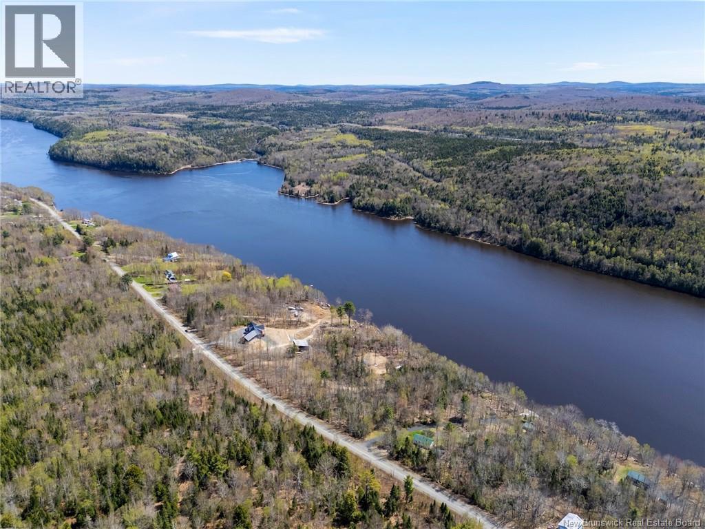 961 Route 105, Southampton, New Brunswick  E6G 1K9 - Photo 3 - NB139481