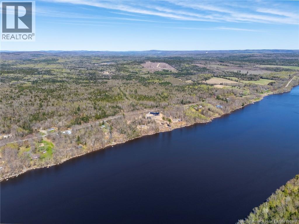 961 Route 105, Southampton, New Brunswick  E6G 1K9 - Photo 4 - NB139481
